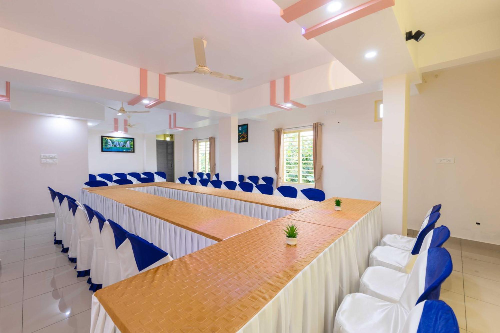 Treebo Airsuite Airport Hotel Kochi Exterior foto
